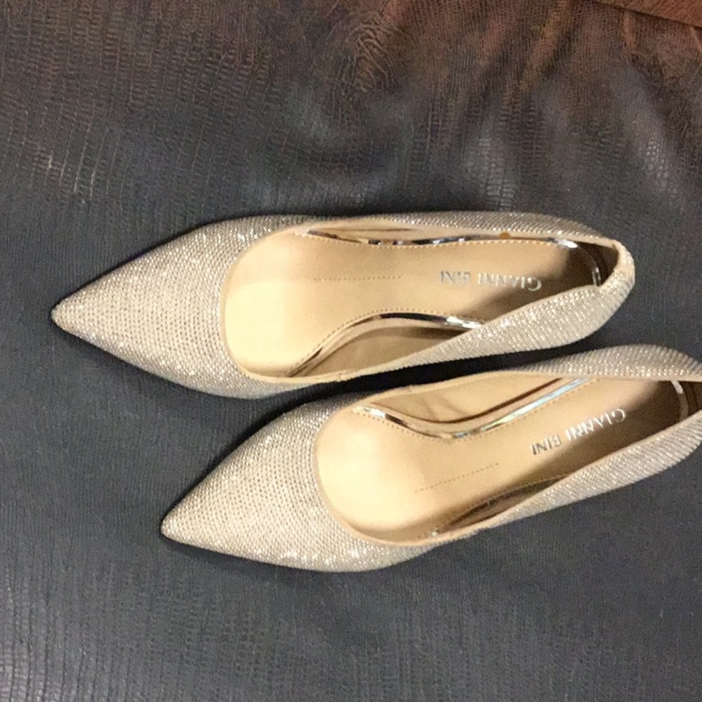 Shoes - Picture 2 of 4